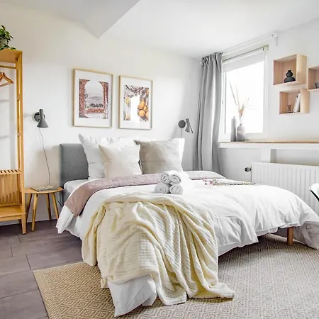 Homefy Studio Sky - Free Parking - Elevator - Desk - Netflix Essen Esterno foto