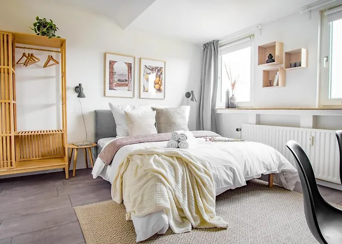 Homefy Studio Sky - Free Parking - Elevator - Desk - Netflix